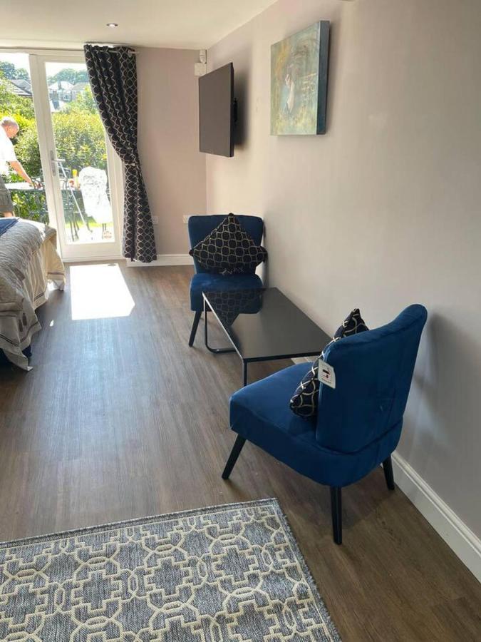 Apartment - Pet Friendly! - Free Parking *