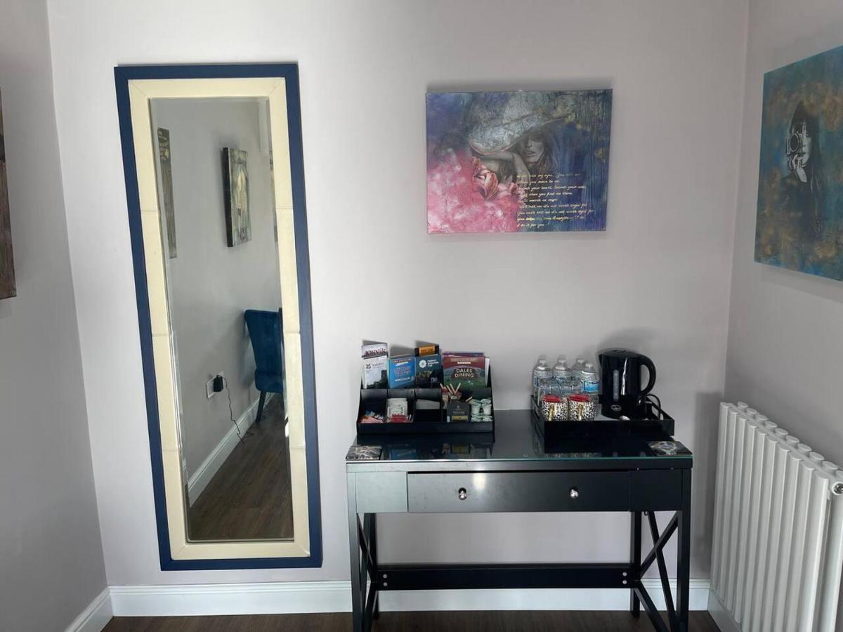 - Pet Friendly! - Free Parking * Brighouse